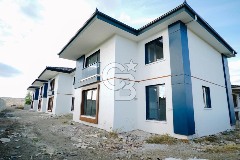 ELMADAĞ TATLICA MAHALLESİNDE SİTE'DE SATILIK 4+1 LÜKS VİLLA