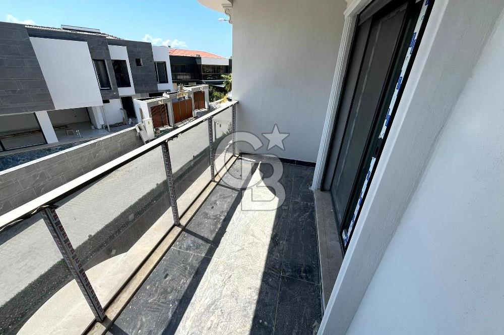 JASSE'DEN KUŞADASIN'DA TRİPLEX HAVUZLU BAHÇELİ