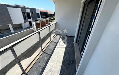 JASSE'DEN KUŞADASIN'DA TRİPLEX HAVUZLU BAHÇELİ