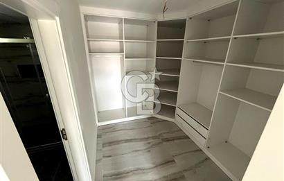 JASSE'DEN KUŞADASIN'DA TRİPLEX HAVUZLU BAHÇELİ