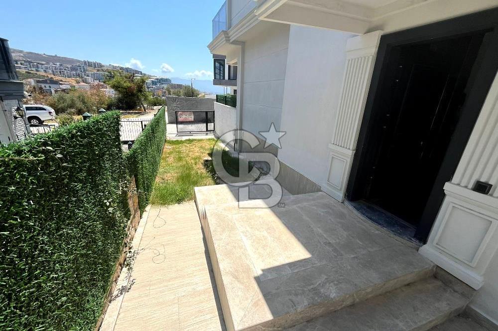 JASSE'DEN KUŞADASIN'DA TRİPLEX HAVUZLU BAHÇELİ