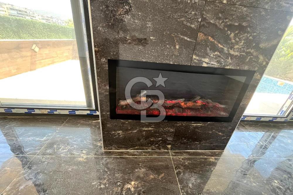 JASSE'DEN KUŞADASIN'DA TRİPLEX HAVUZLU BAHÇELİ