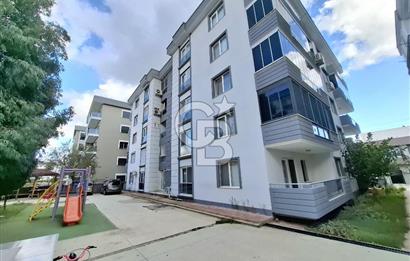 MENDERES COLDWELL BANKER POYRAZ'DAN SİTE İÇİ GENİŞ BAKIMLI DAİRE