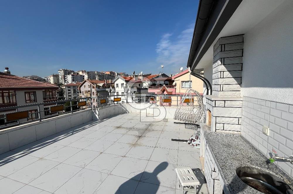 Koşu Yolu Yanında Muhteşem Dubleks Daire