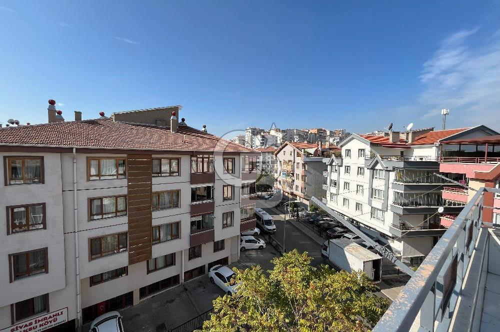 Koşu Yolu Yanında Muhteşem Dubleks Daire