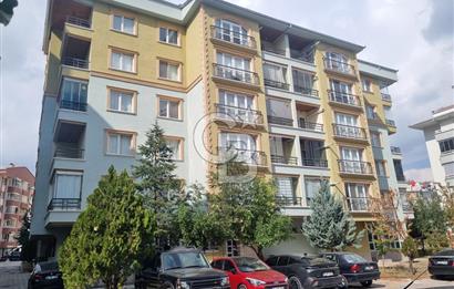 MERKEZİ KONUMDA DALGIÇ APARTMANINDA 130 M2 NET 3+1 KİLERLİ DAİRE