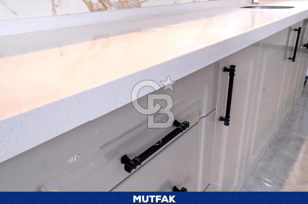 BAŞİSKELE AŞAĞI YUVACIK MAHMUTPAŞA MAH DENİZ MANZARALI 3+1 ÇATI DUBLEKS