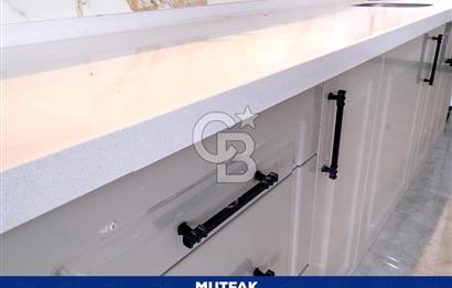 BAŞİSKELE AŞAĞI YUVACIK MAHMUTPAŞA MAH DENİZ MANZARALI 3+1 ÇATI DUBLEKS