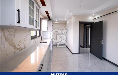 BAŞİSKELE AŞAĞI YUVACIK MAHMUTPAŞA MAH DENİZ MANZARALI 3+1 ÇATI DUBLEKS