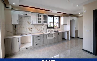 BAŞİSKELE AŞAĞI YUVACIK MAHMUTPAŞA MAH DENİZ MANZARALI 3+1 ÇATI DUBLEKS