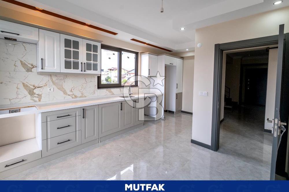 BAŞİSKELE AŞAĞI YUVACIK MAHMUTPAŞA MAH DENİZ MANZARALI 3+1 ÇATI DUBLEKS