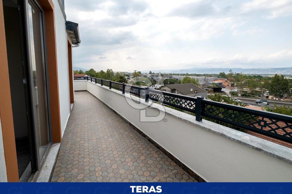 BAŞİSKELE AŞAĞI YUVACIK MAHMUTPAŞA MAH DENİZ MANZARALI 3+1 ÇATI DUBLEKS