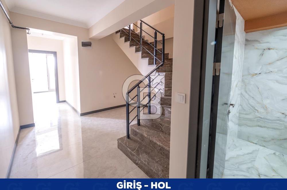 BAŞİSKELE AŞAĞI YUVACIK MAHMUTPAŞA MAH DENİZ MANZARALI 3+1 ÇATI DUBLEKS