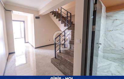 BAŞİSKELE AŞAĞI YUVACIK MAHMUTPAŞA MAH DENİZ MANZARALI 3+1 ÇATI DUBLEKS