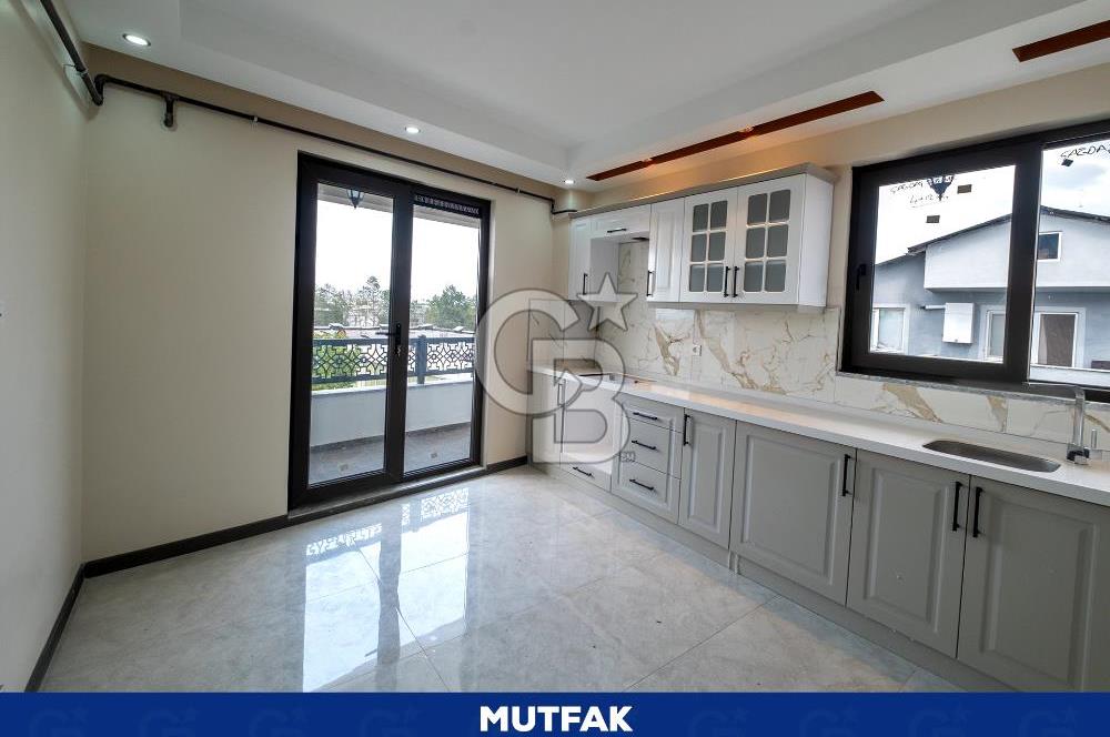 BAŞİSKELE AŞAĞI YUVACIK MAHMUTPAŞA MAH DENİZ MANZARALI 3+1 ÇATI DUBLEKS