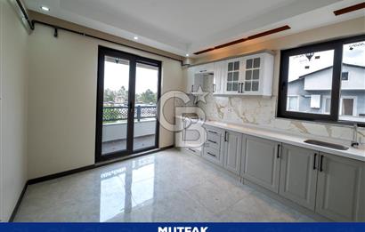 BAŞİSKELE AŞAĞI YUVACIK MAHMUTPAŞA MAH DENİZ MANZARALI 3+1 ÇATI DUBLEKS