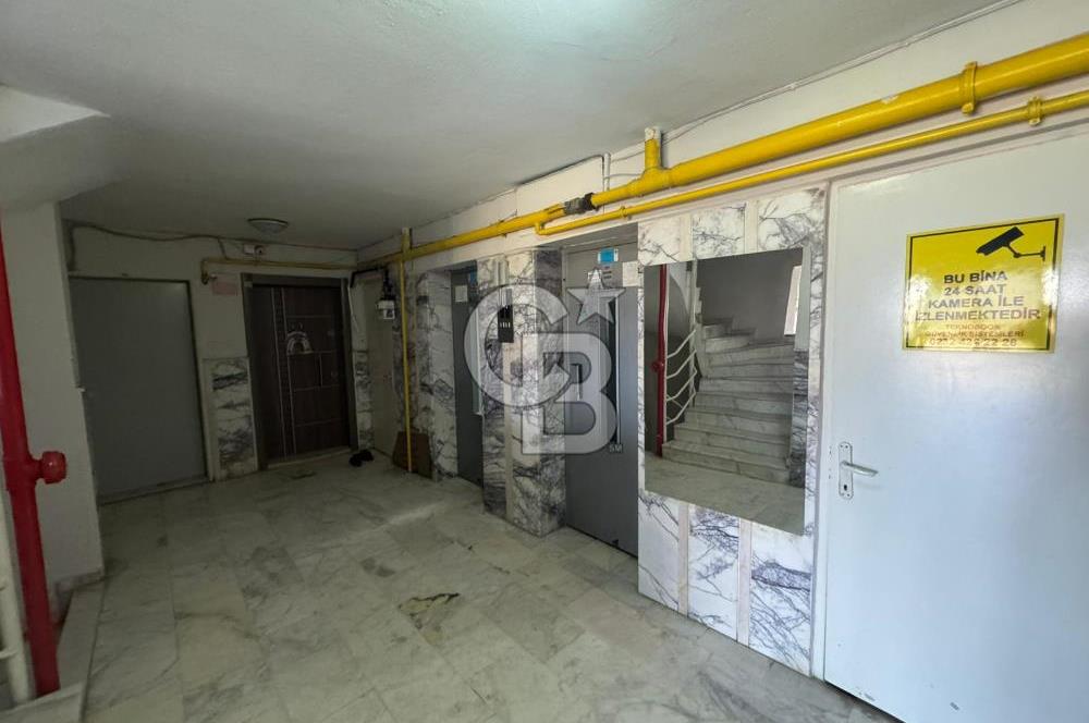 Buca Atatürk Mahallesinde Yatırıma ve Oturuma Uygun 3+1 Daire