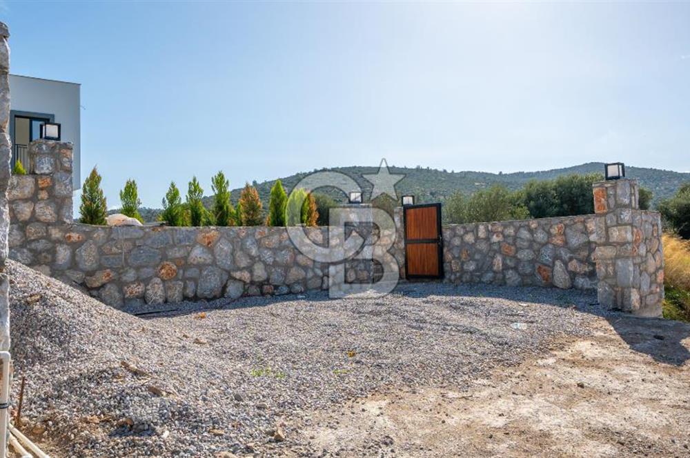 CBMARİNA'DAN DÖRTTEPE'DE BODRUM'A 20 DK GENİŞ BAHÇELİ LÜX VİLLA
