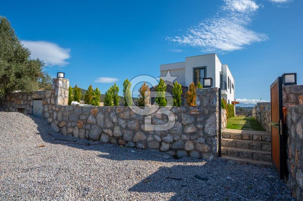 CBMARİNA'DAN DÖRTTEPE'DE BODRUM'A 20 DK GENİŞ BAHÇELİ LÜX VİLLA