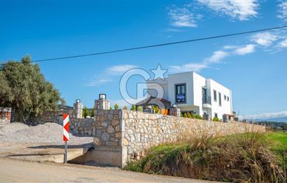 CBMARİNA'DAN DÖRTTEPE'DE BODRUM'A 20 DK GENİŞ BAHÇELİ LÜX VİLLA