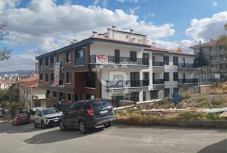 Dikmen İlker Mahallesinde Merkezi Konumda Satılık Sıfır 2+1 Daire 