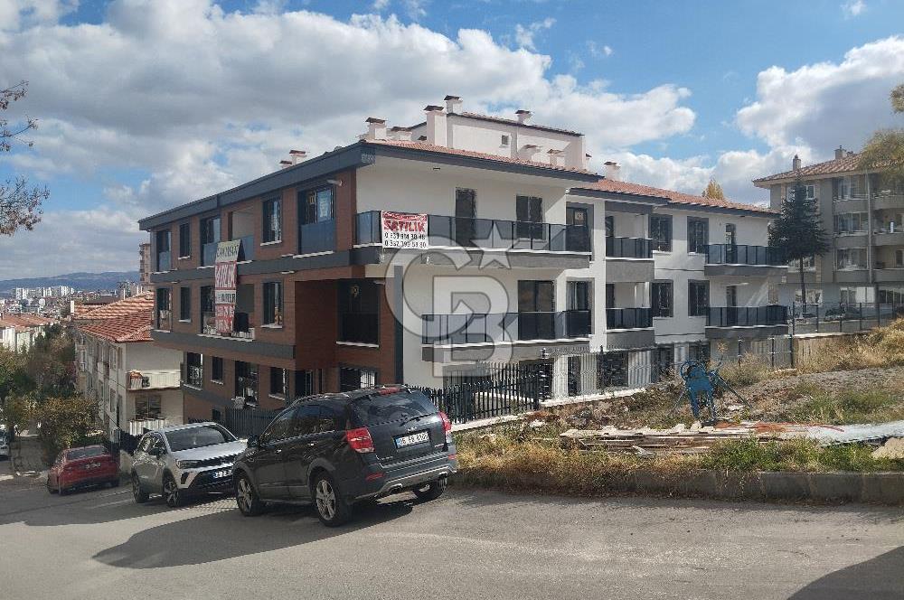 Dikmen İlker Mahallesinde Merkezi Konumda Satılık Sıfır 2+1 Daire 