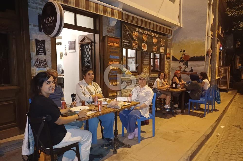 AYVALIK ZEKİ BEY MAHALLESİ 13 NİSAN CADDESİNDE SATILIK TİCARİ