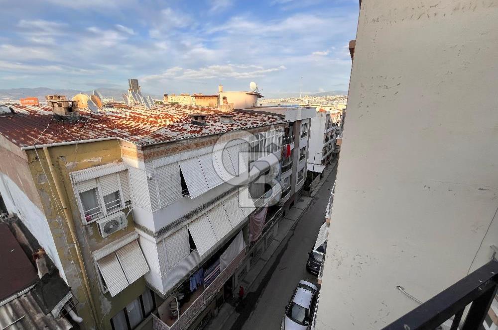 BALÇOVA EĞİTİM MAHALLESİNDE ORTA YAŞ MASRAFSIZ 3+1 SATILIK DAİRE