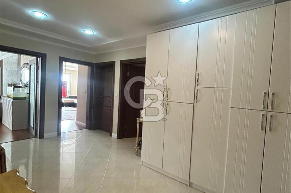 Sahil parselinde açık havuzlu ve kapalı garajlı binada 4+1daire