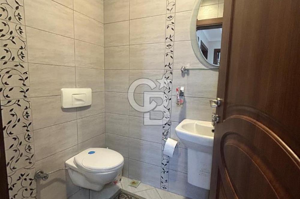 Sahil parselinde açık havuzlu ve kapalı garajlı binada 4+1daire