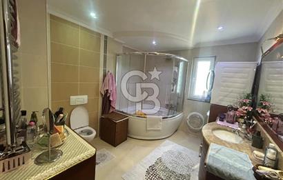 Sahil parselinde açık havuzlu ve kapalı garajlı binada 4+1daire