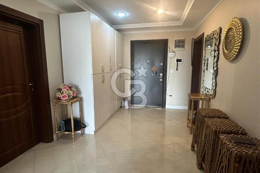 Sahil parselinde açık havuzlu ve kapalı garajlı binada 4+1daire