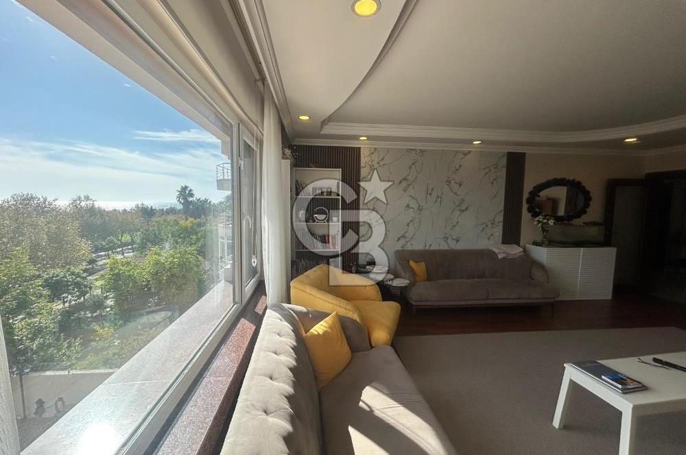 Sahil parselinde açık havuzlu ve kapalı garajlı binada 4+1daire