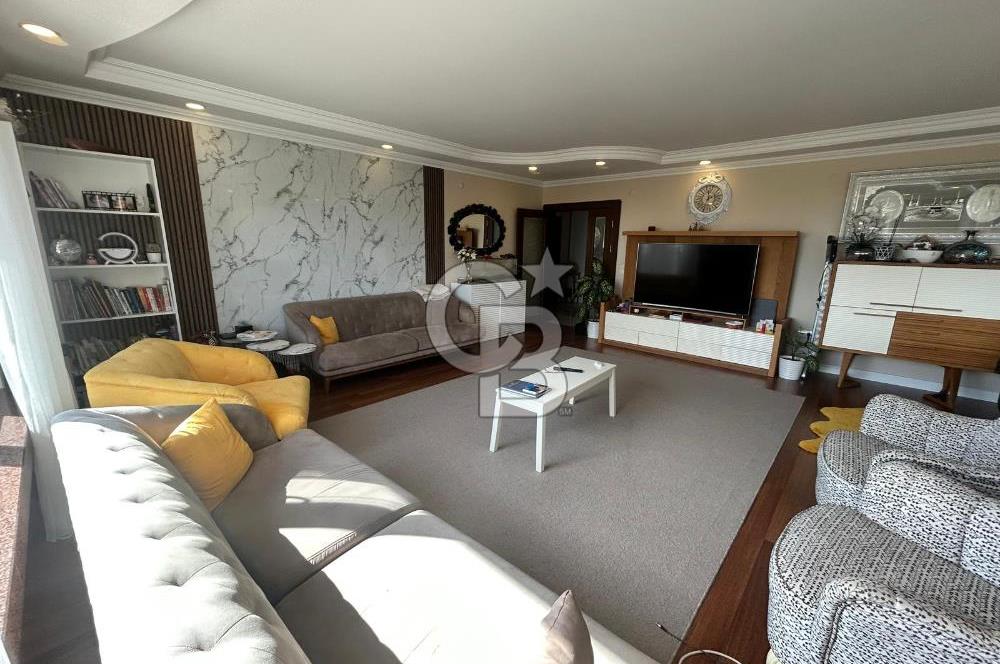 Sahil parselinde açık havuzlu ve kapalı garajlı binada 4+1daire