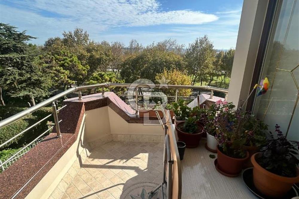 Sahil parselinde açık havuzlu ve kapalı garajlı binada 4+1daire