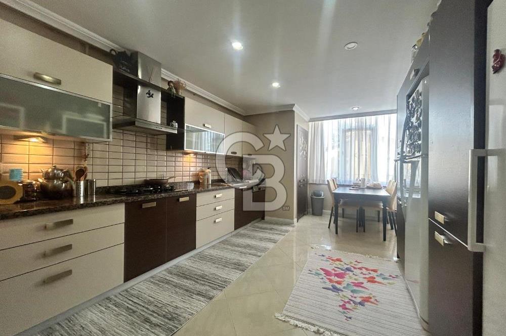 Sahil parselinde açık havuzlu ve kapalı garajlı binada 4+1daire