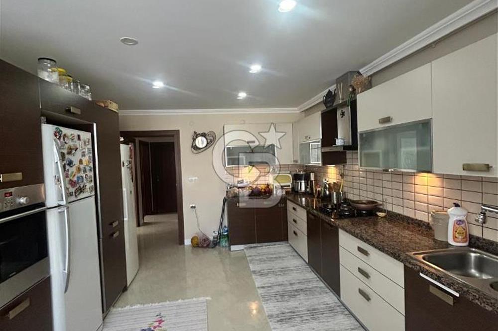 Sahil parselinde açık havuzlu ve kapalı garajlı binada 4+1daire