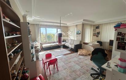 Sahil parselinde açık havuzlu ve kapalı garajlı binada 4+1daire