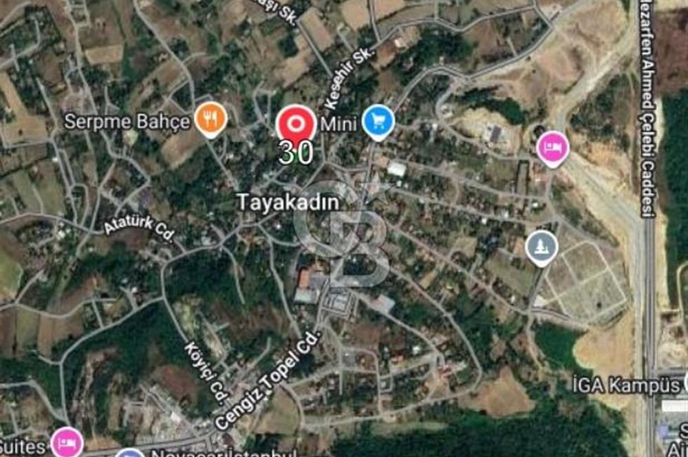 Mahalle içinde, merkezi konumda satılık arsa. İdeal fırsat.