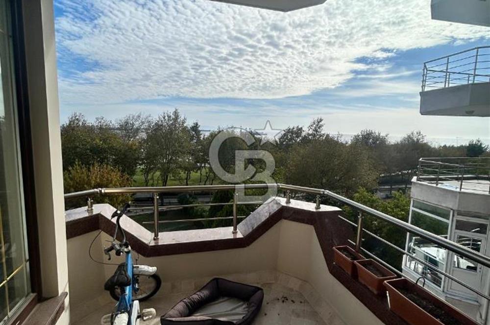 Sahil parselinde açık havuzlu ve kapalı garajlı binada 4+1daire