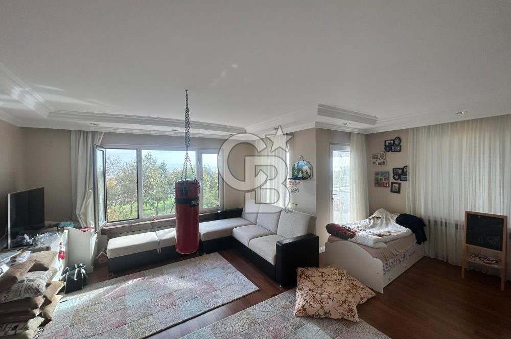 Sahil parselinde açık havuzlu ve kapalı garajlı binada 4+1daire