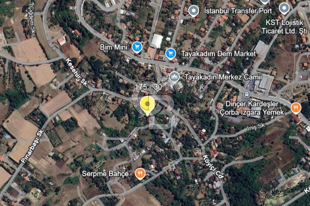 Mahalle içinde, merkezi konumda satılık arsa. İdeal fırsat.