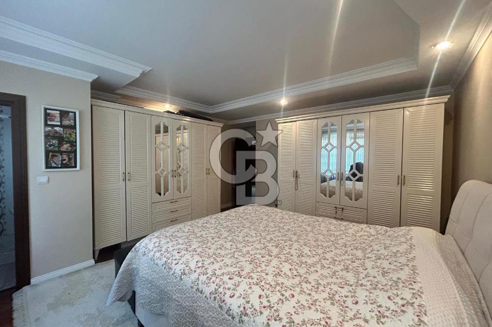 Sahil parselinde açık havuzlu ve kapalı garajlı binada 4+1daire