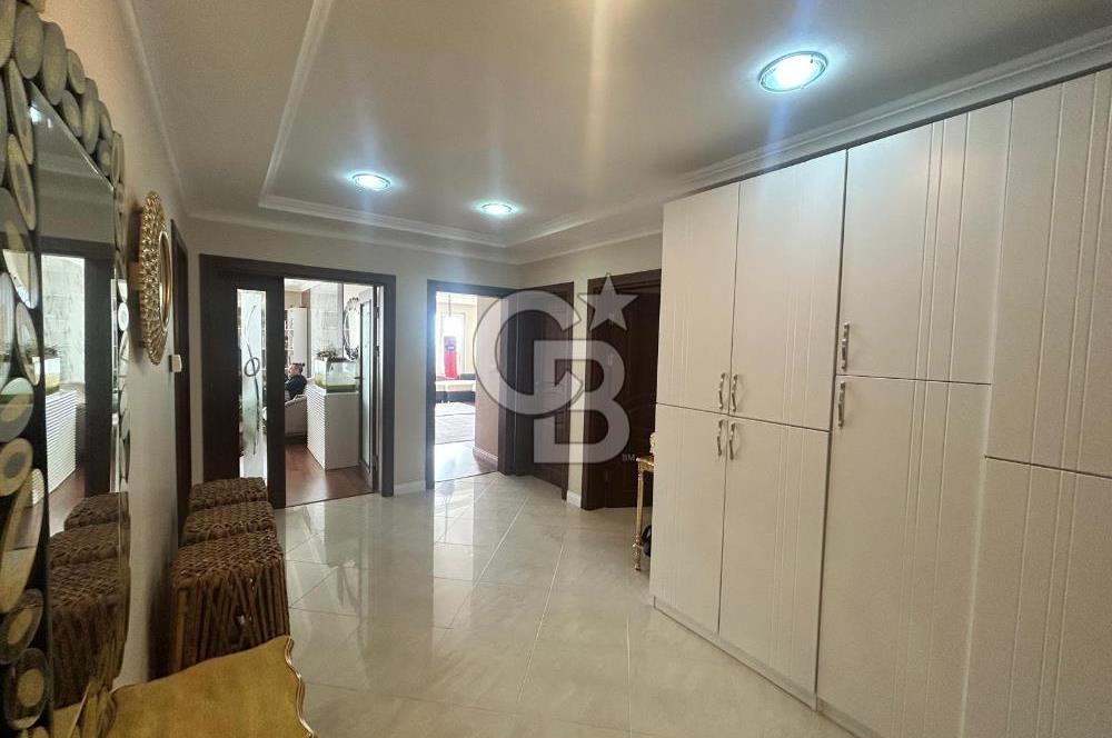 Sahil parselinde açık havuzlu ve kapalı garajlı binada 4+1daire