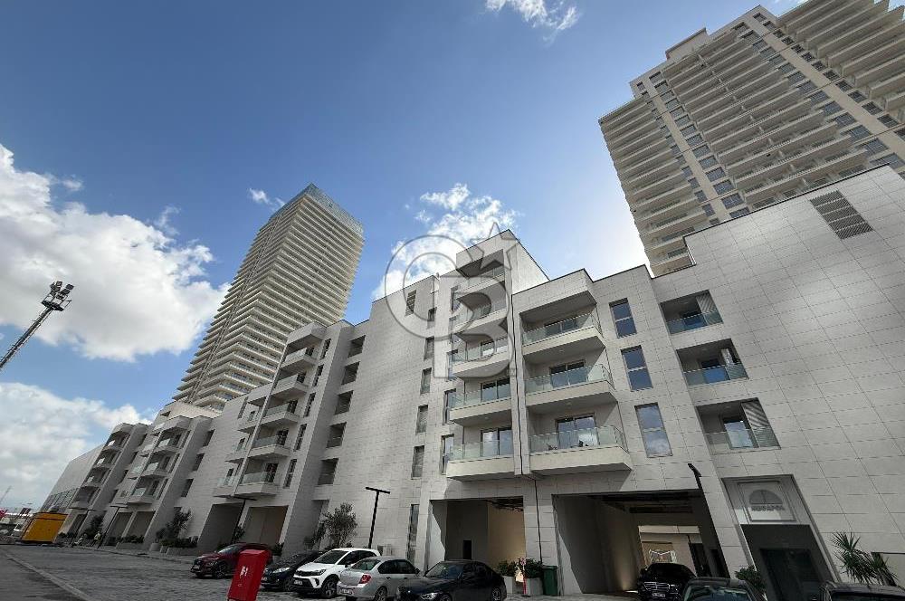 Megapol İzmir' de Yüksek Şerefiyeli, Deniz Manzaralı 3+1