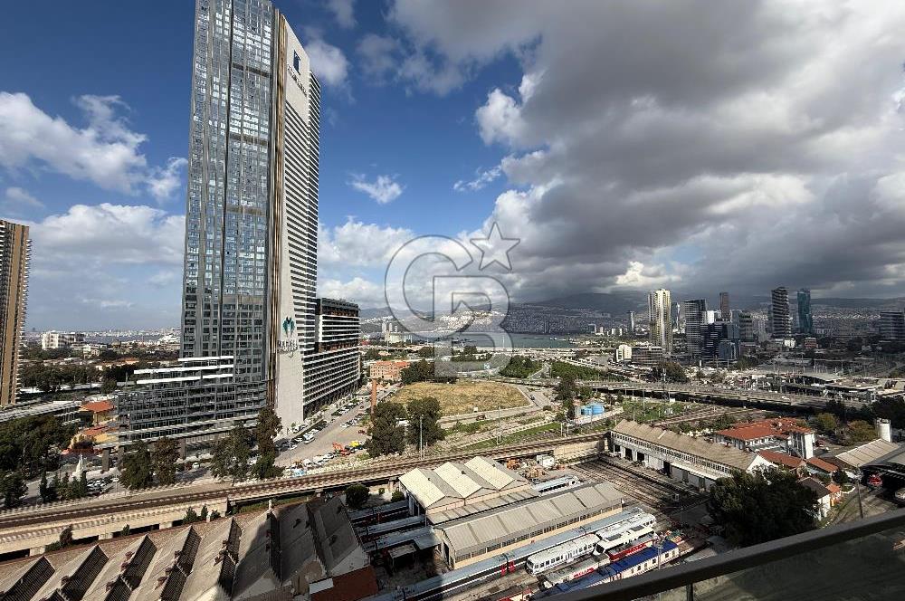 Megapol İzmir' de Yüksek Şerefiyeli, Deniz Manzaralı 3+1