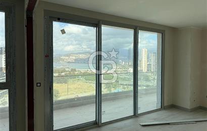 Megapol İzmir' de Yüksek Şerefiyeli, Deniz Manzaralı 3+1