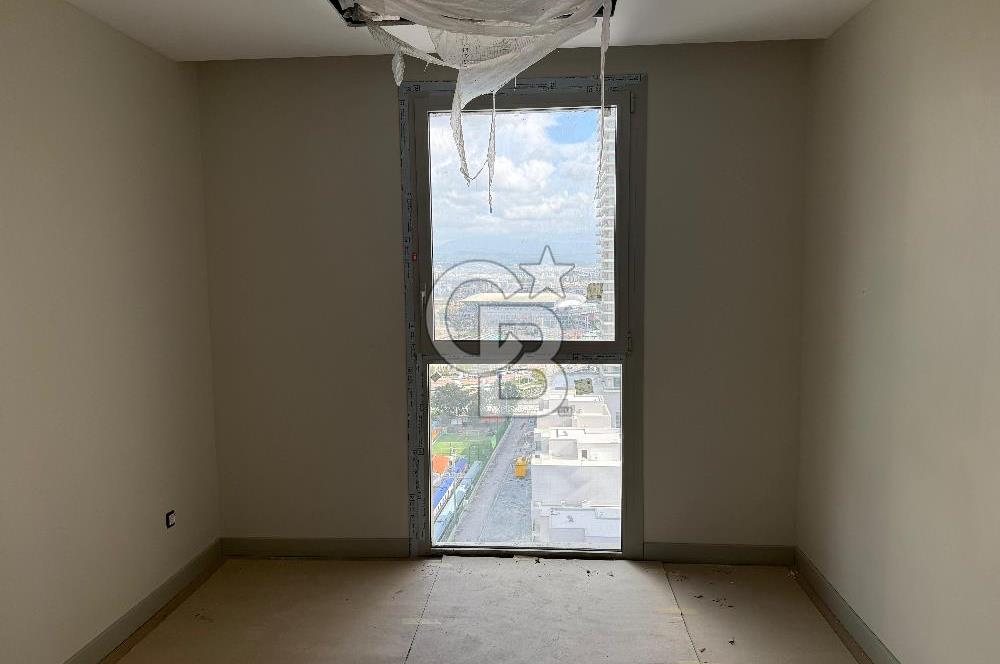 Megapol İzmir' de Yüksek Şerefiyeli, Deniz Manzaralı 3+1