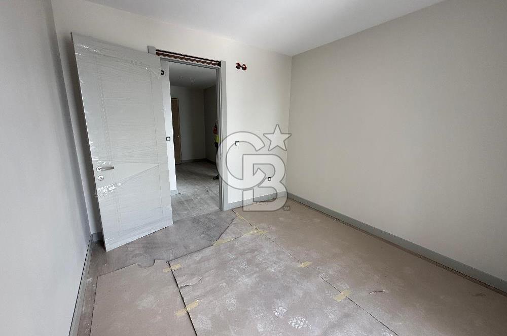 Megapol İzmir' de Yüksek Şerefiyeli, Deniz Manzaralı 3+1