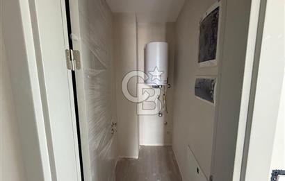 Megapol İzmir' de Yüksek Şerefiyeli, Deniz Manzaralı 3+1